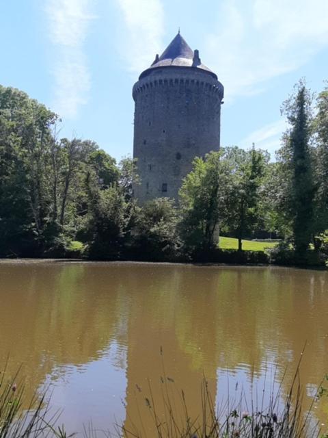 L'Etape De La Tour Appartement Grand-Fougeray Buitenkant foto